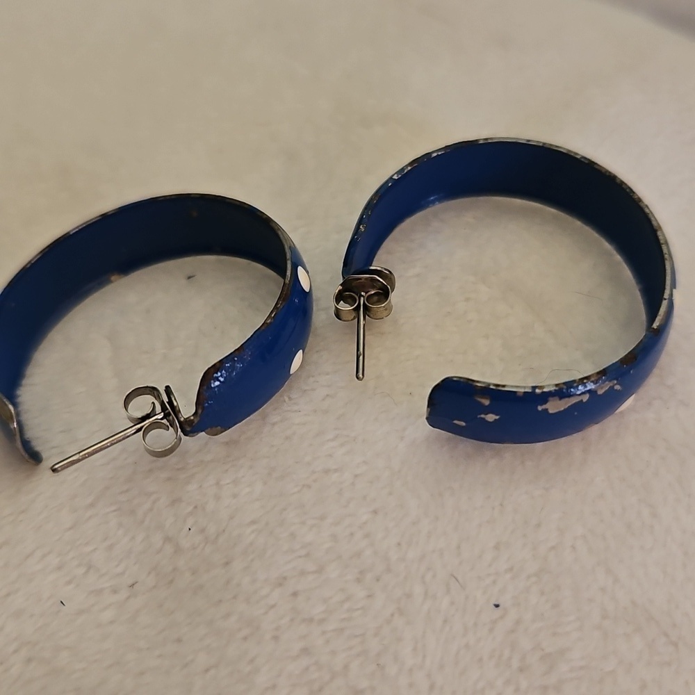 3/$20 Vintage Blue Metal Polka Dot Rockabilly Hoop Post Earrings - Picture 6 of 6